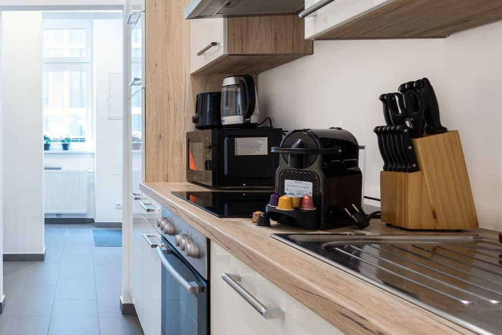 Appartement Orestaliving - Spacious 2br On The Danube Canal Wenen